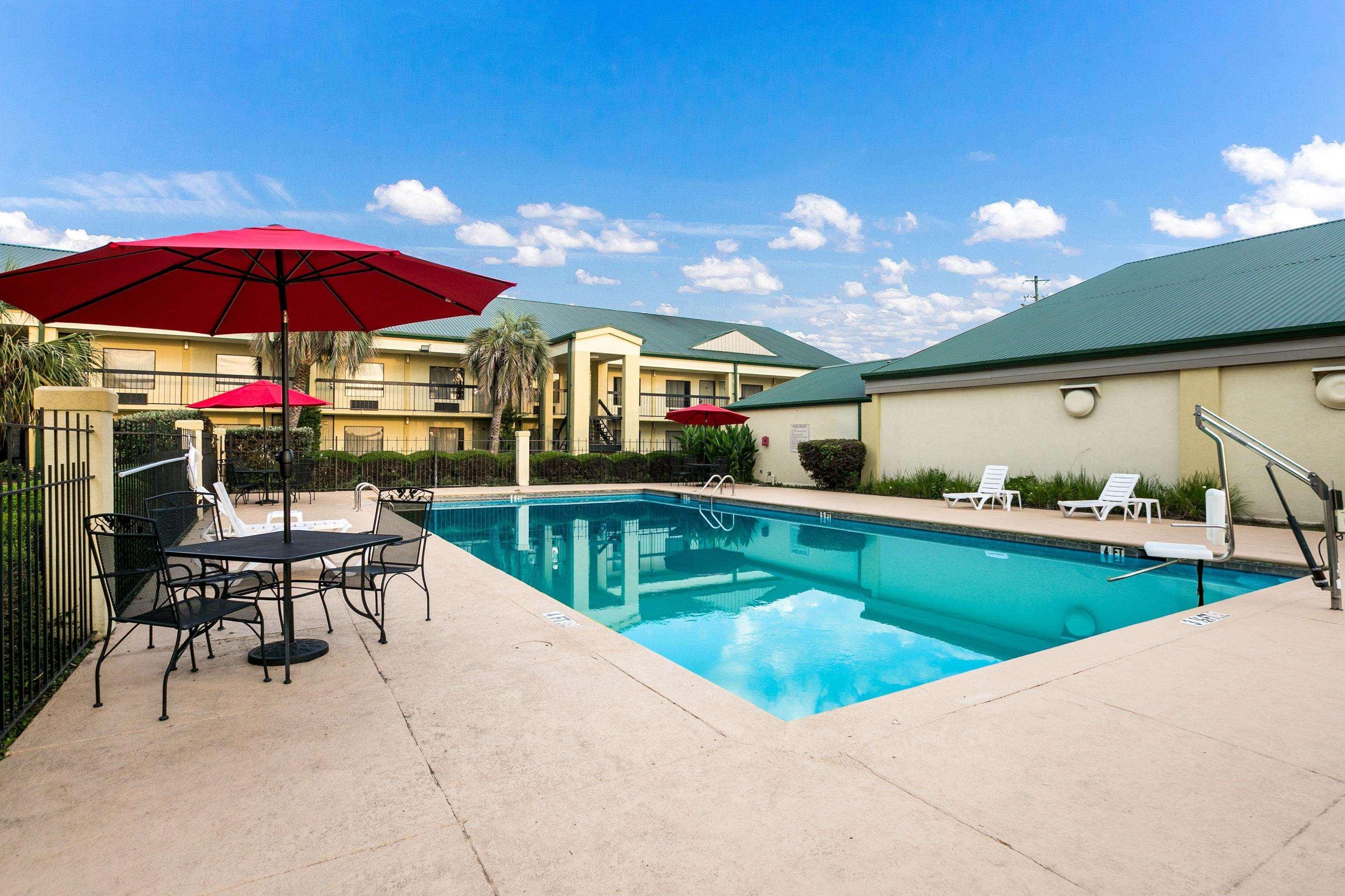 Quality Inn & Suites Near Lake Eufaula Eksteriør billede