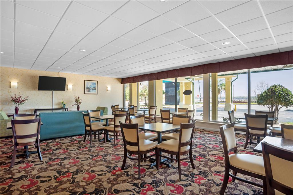 Quality Inn & Suites Near Lake Eufaula Restaurant billede